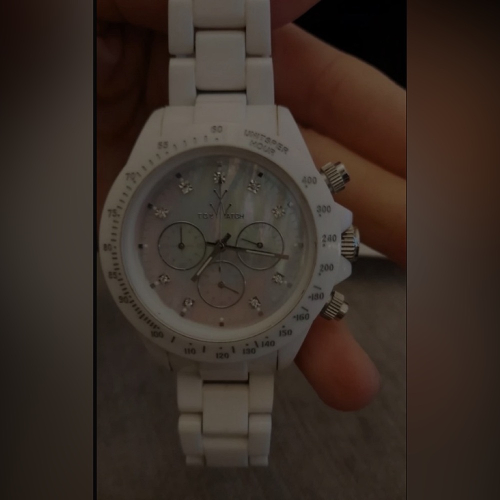 I’m selling my used Toy watch.